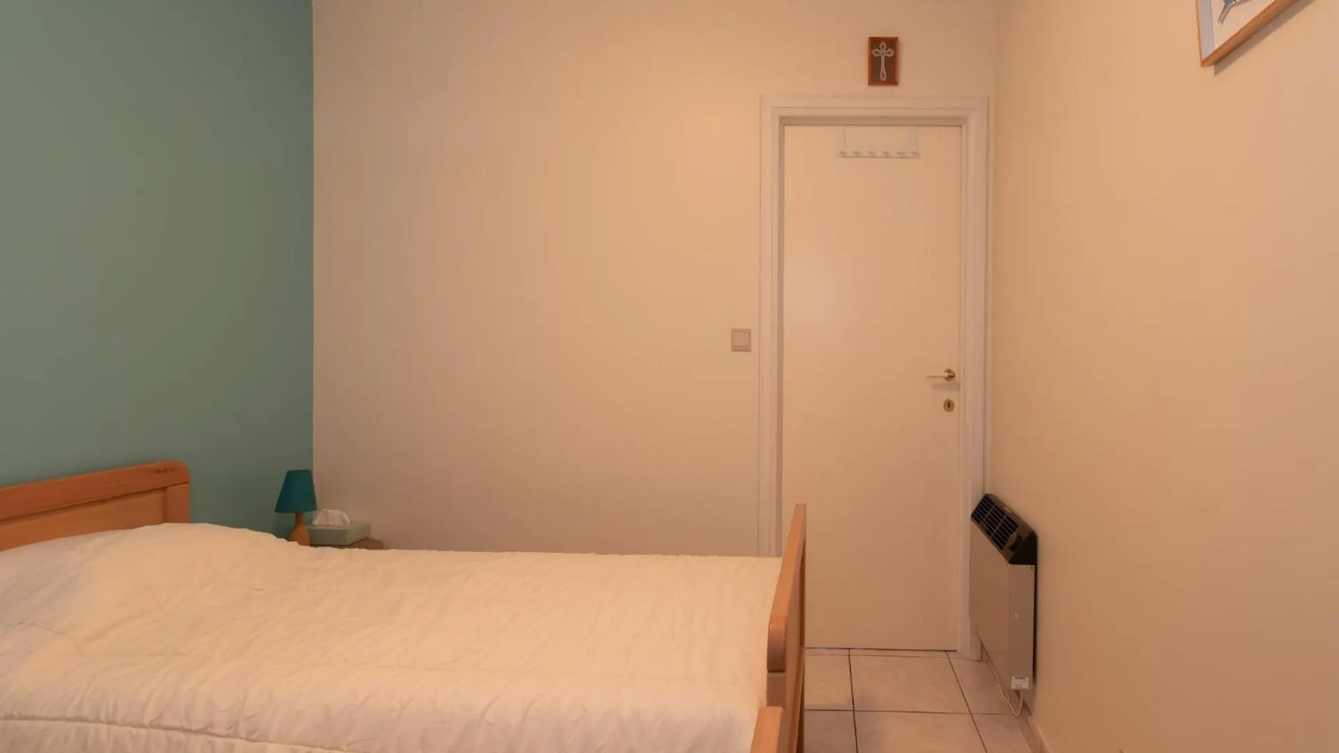 2 Bedroom Apartment, Near Epernay Square Middelkerke Belgien