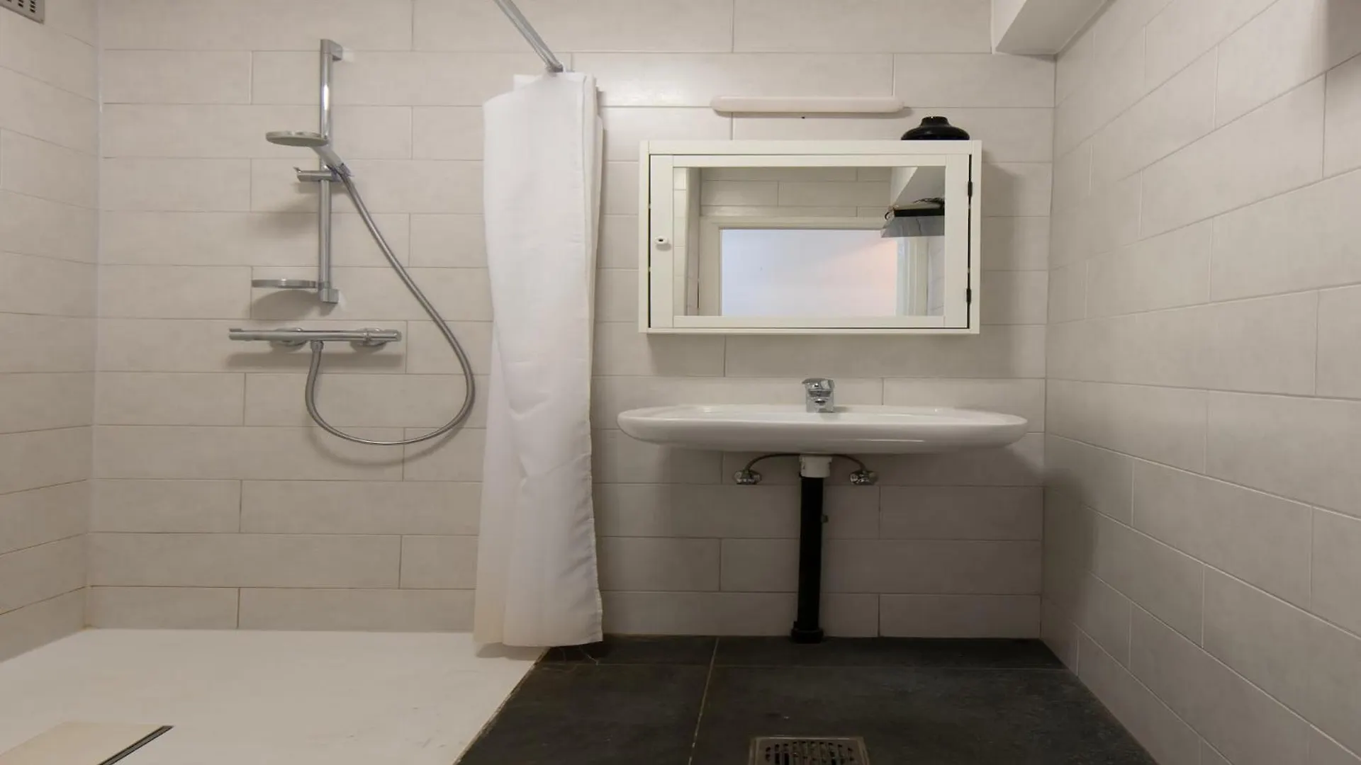 2 Bedroom Apartment, Near Epernay Square Middelkerke Lägenhet
