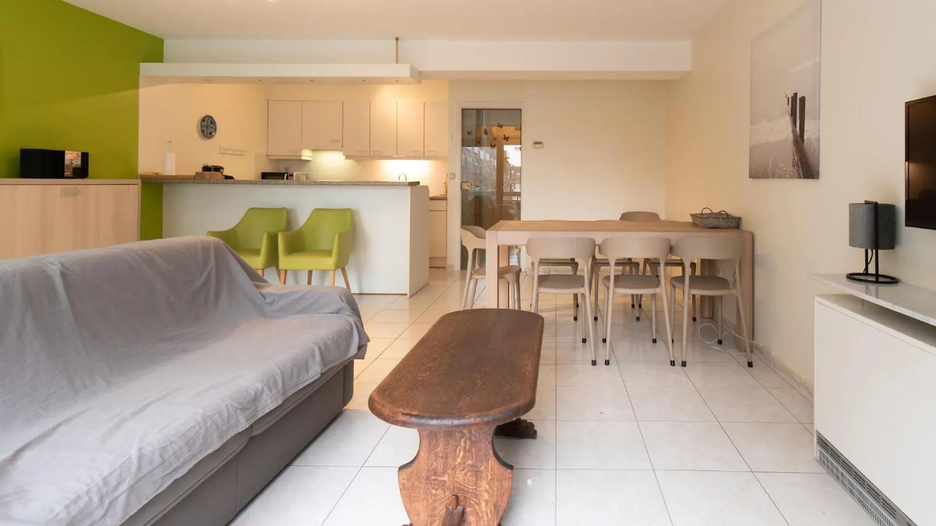 2 Bedroom Apartment, Near Epernay Square Middelkerke