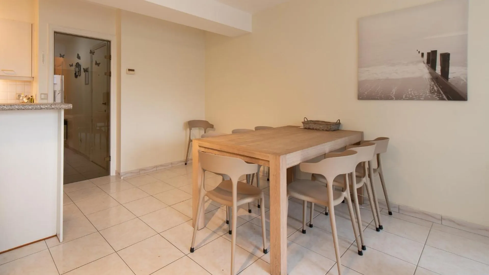 2 Bedroom Apartment, Near Epernay Square Middelkerke